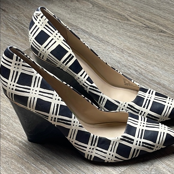 Coach Leather Black and Cream Plaid Heels Size 9 B - Picture 13 of 16